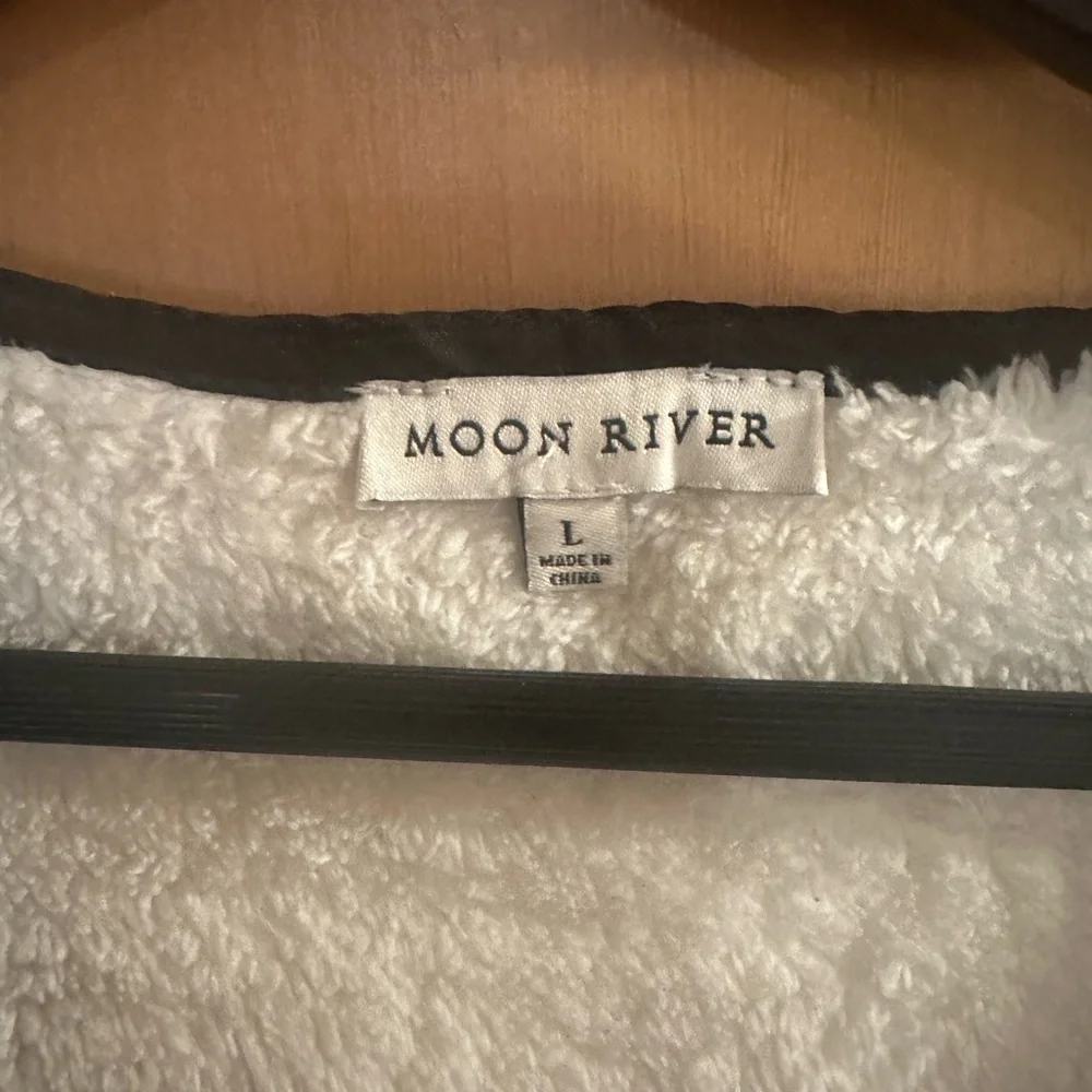 Moon River Cropped Jacket - Picture 2 of 3